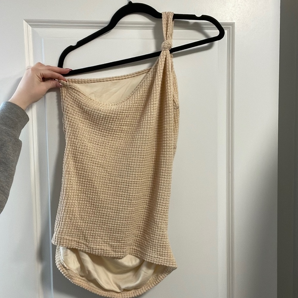 Single strap top